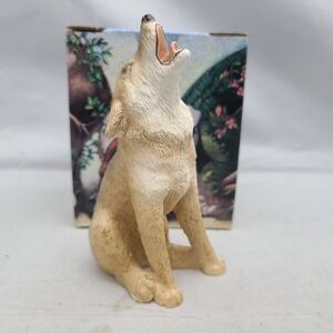 Stone Critter - 'WOLF HOWLING' USA Made Figurine With Box